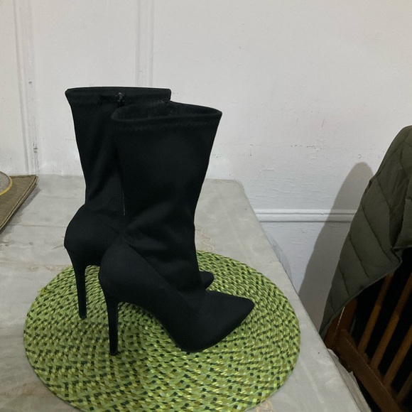 Elegant Black Women's Stiletto Boots - Picture 2 of 5